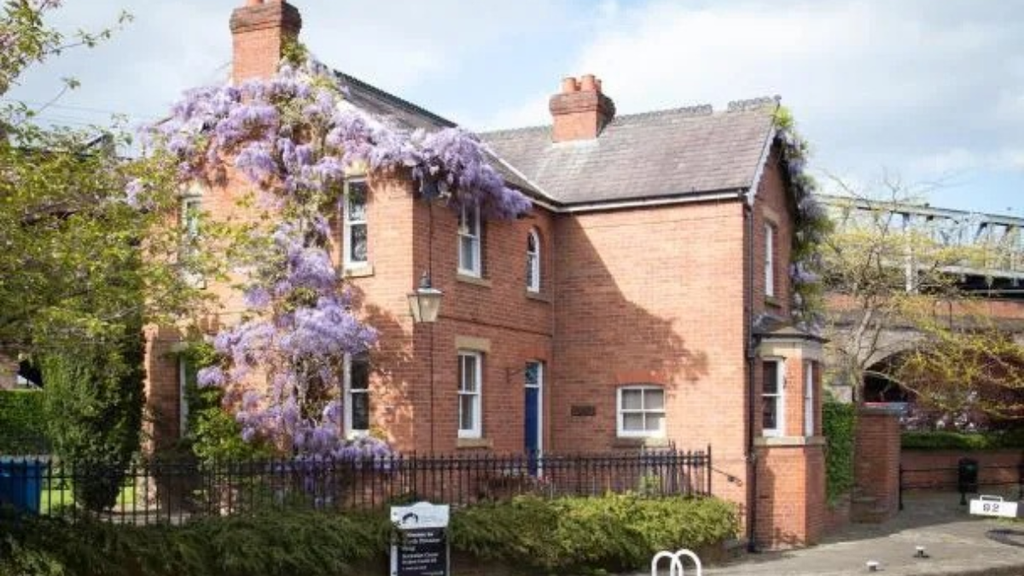 Cottages Manchester